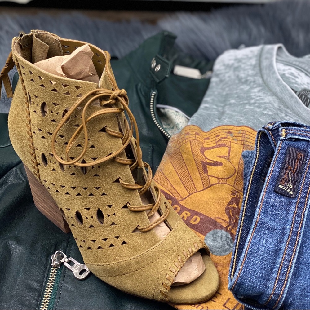 IVANKA, BOOTIES, OLIVE, SZ 6.5 NWOT